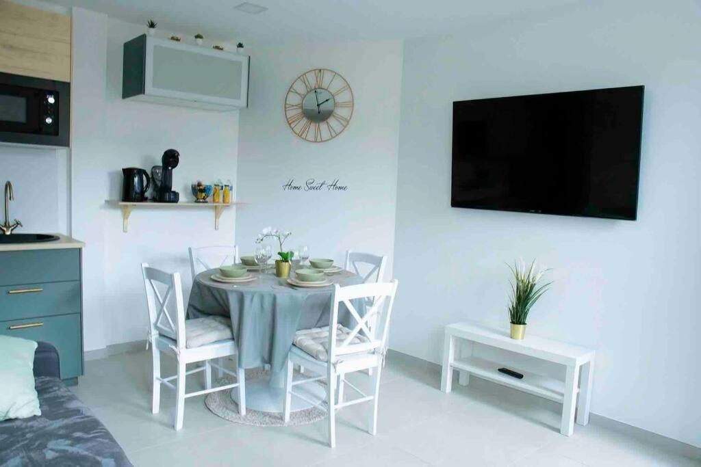 Appartement 5Min Aeroport Cdg Ле Мени-Амело Екстериор снимка